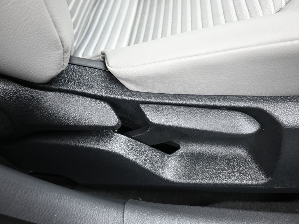 Used 2023 Toyota Camry SE image 40