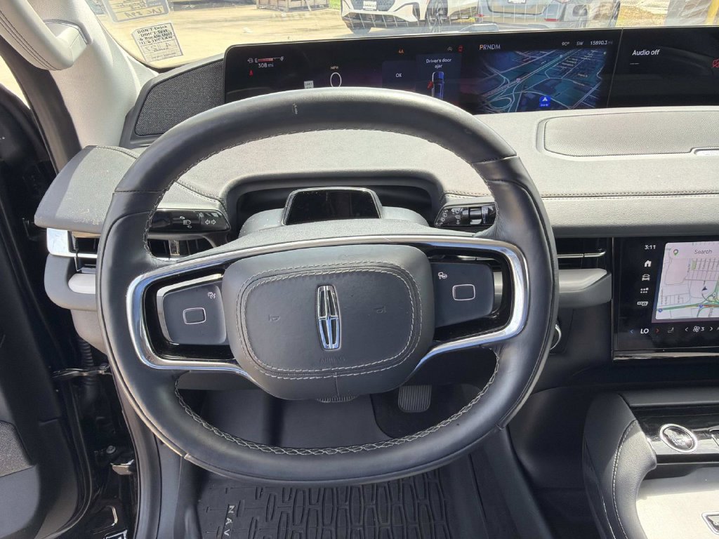 Certified 2025 Lincoln Navigator L Reserve AWD/4WD image 23