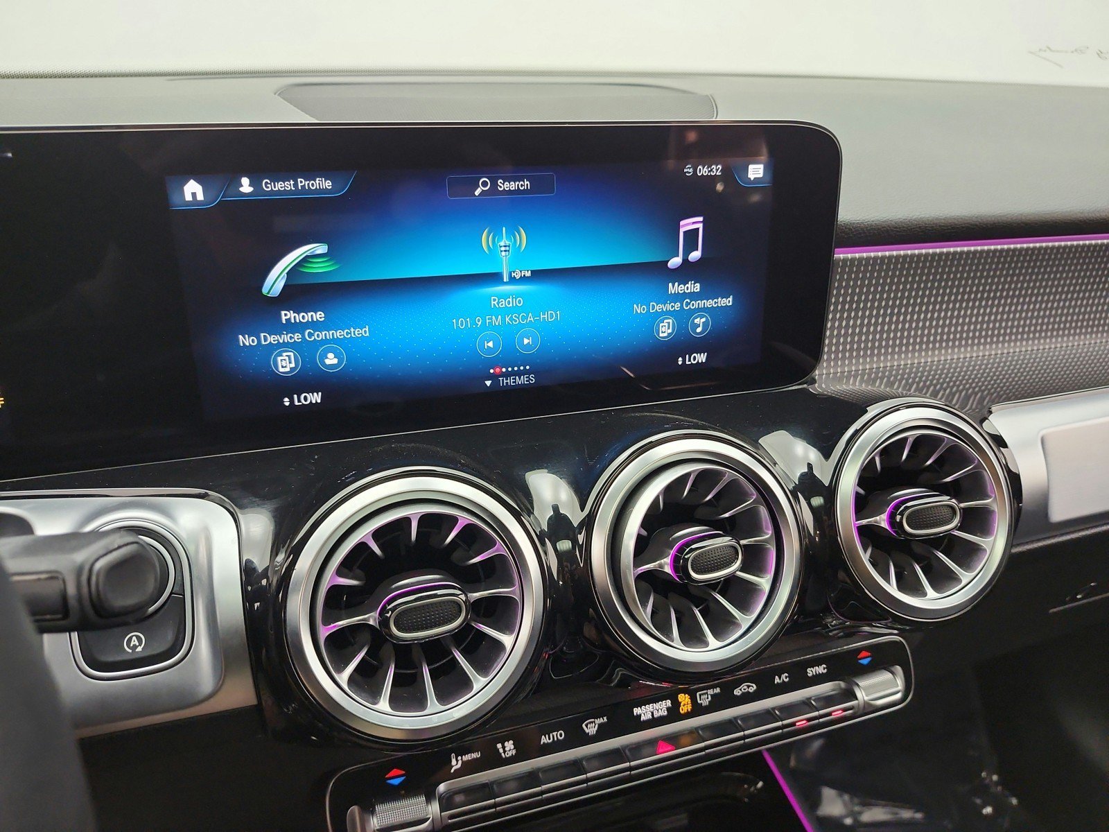 Used 2022 Mercedes-Benz GLB 250 4MATIC image 10