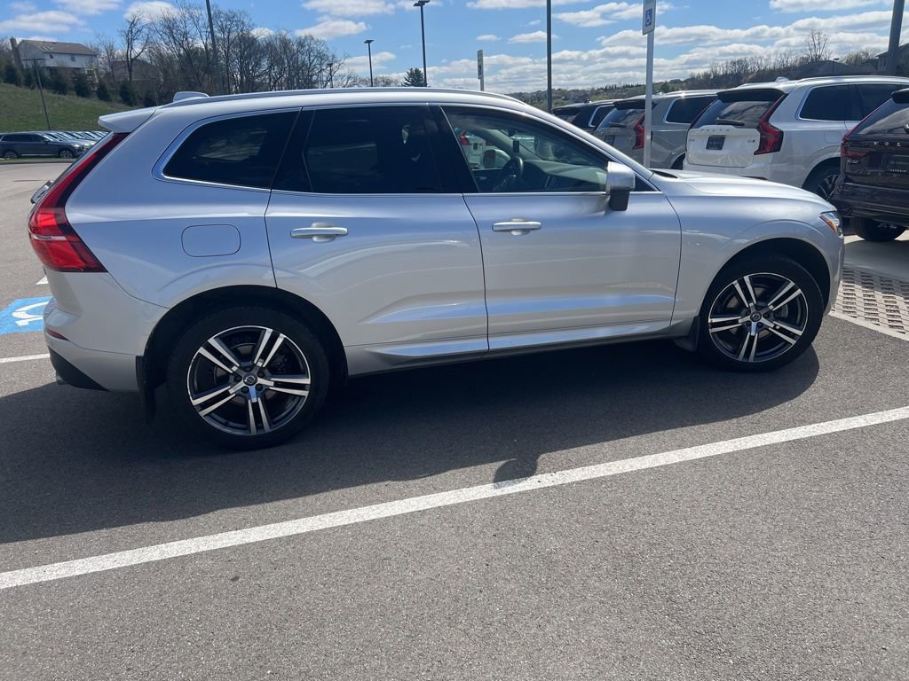 Used 2021 Volvo XC60 T5 Momentum w/ Premium Package image 13