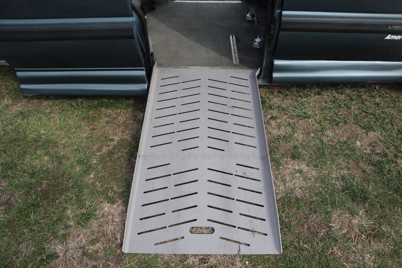 Used 2004 Chevrolet Venture LS w/ Easy Order Package image 22