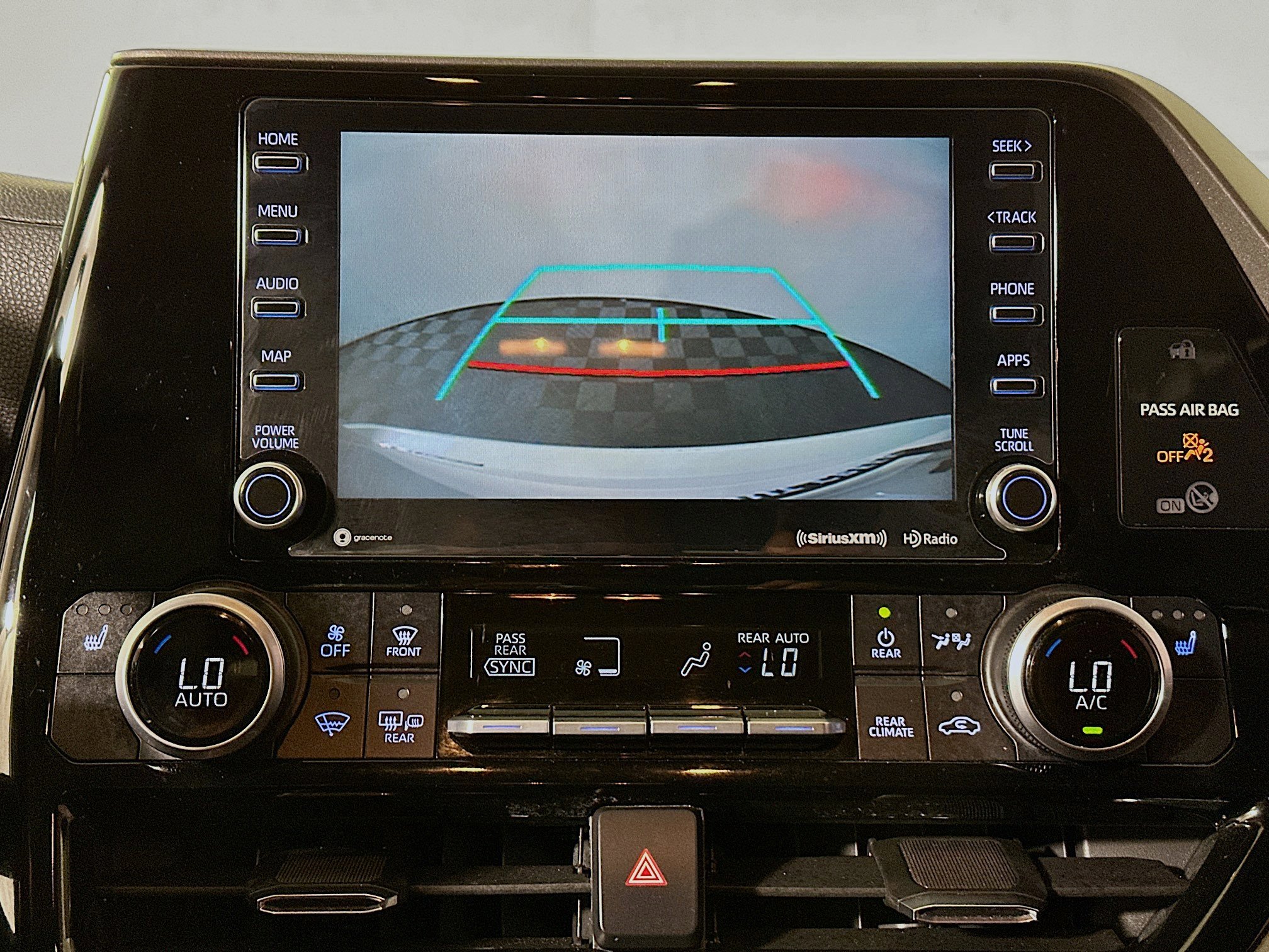 Used 2021 Toyota Highlander XLE image 24