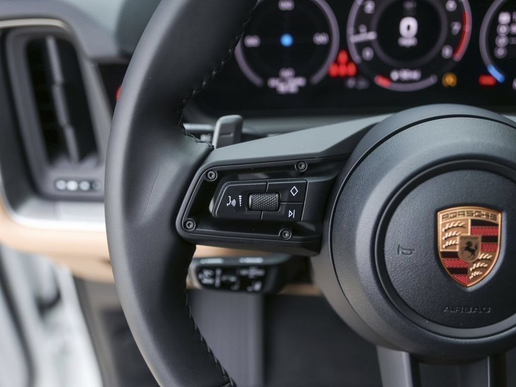 Certified 2026 Porsche Cayenne Coupe AWD/4WD image 19