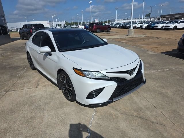 Used 2019 Toyota Camry XSE FWD image 5