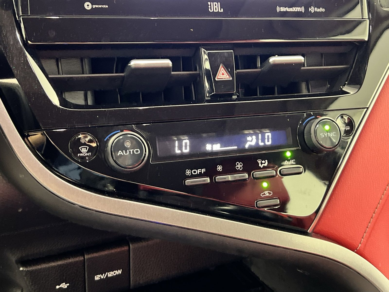 Used 2021 Toyota Camry XSE image 18