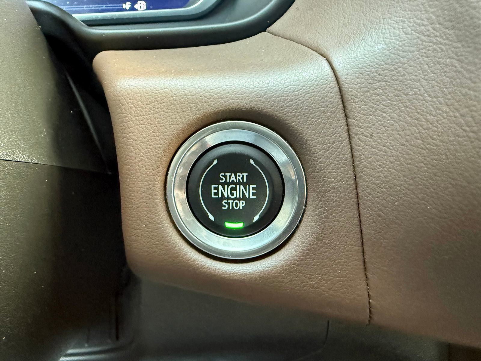 Used 2023 Chevrolet Suburban High Country image 33