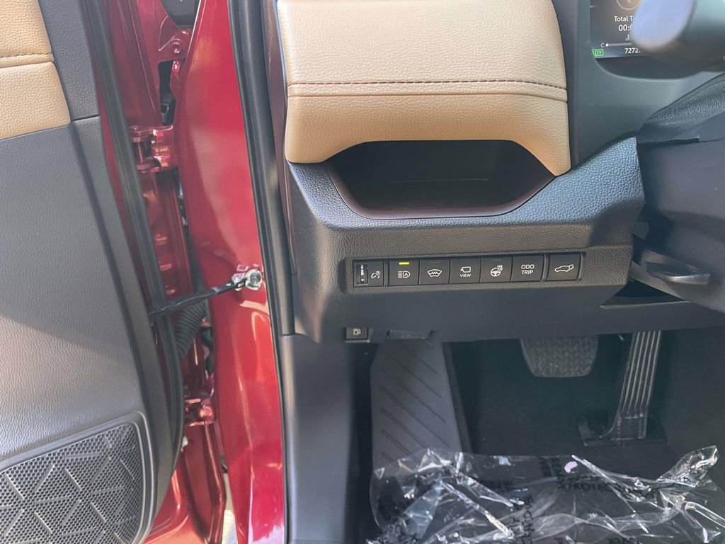 Used 2025 Toyota RAV4 Limited w/ Advanced Technology Package image 32