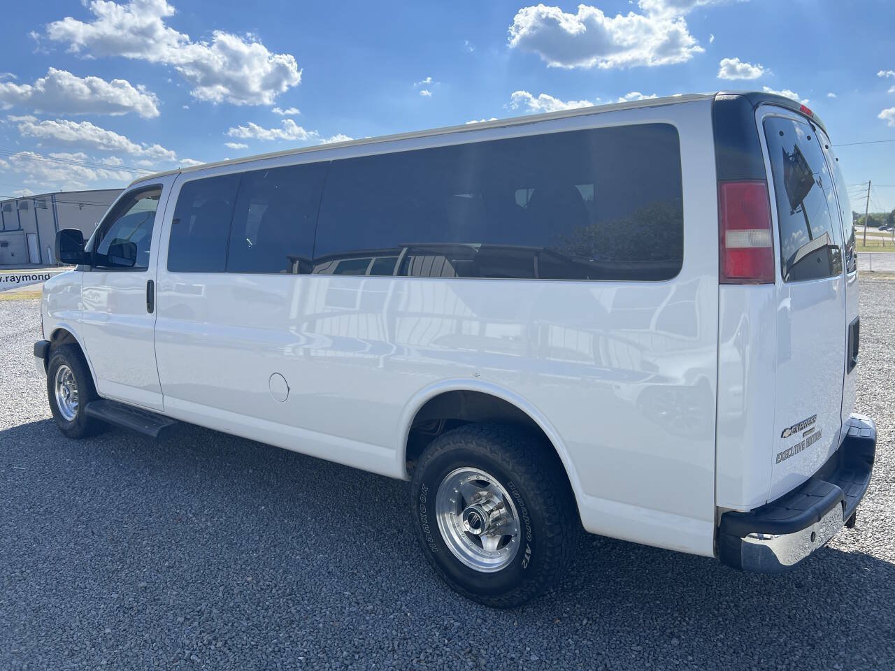 Used 2015 Chevrolet Express 3500 LT w/ LT Preferred Equipment Group RWD image 4