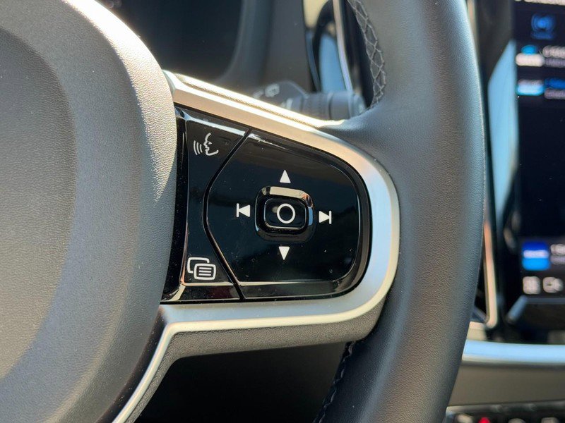 Certified 2025 Volvo V60 B5 Cross Country Plus image 19