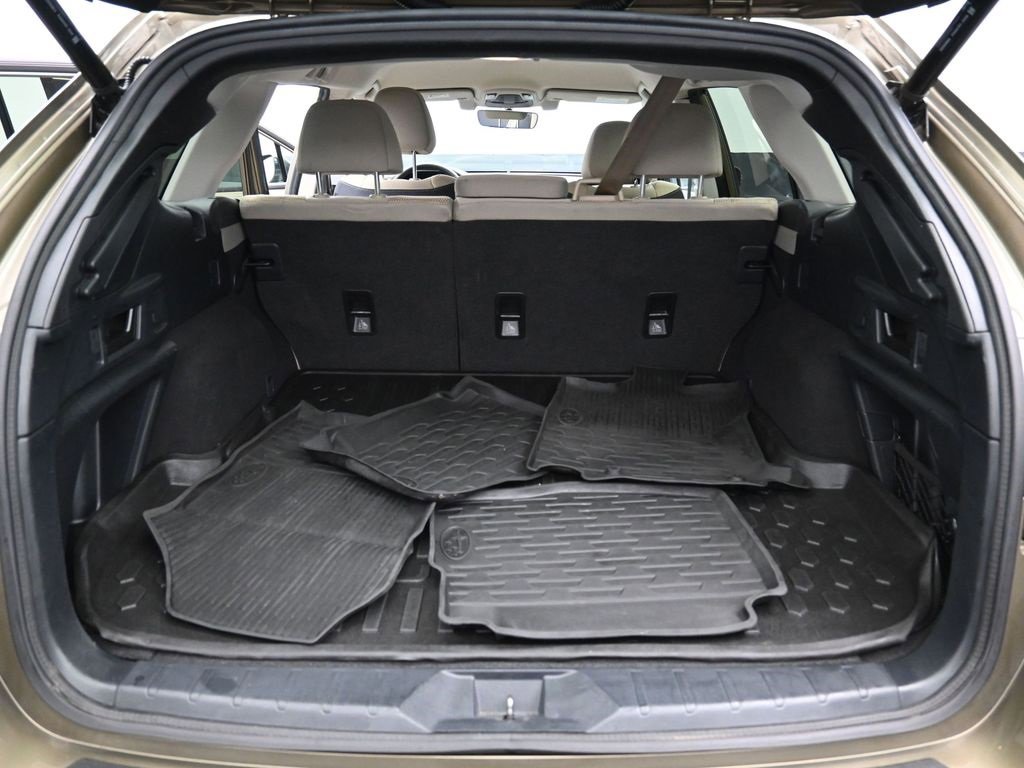 Used 2020 Subaru Outback Premium image 28