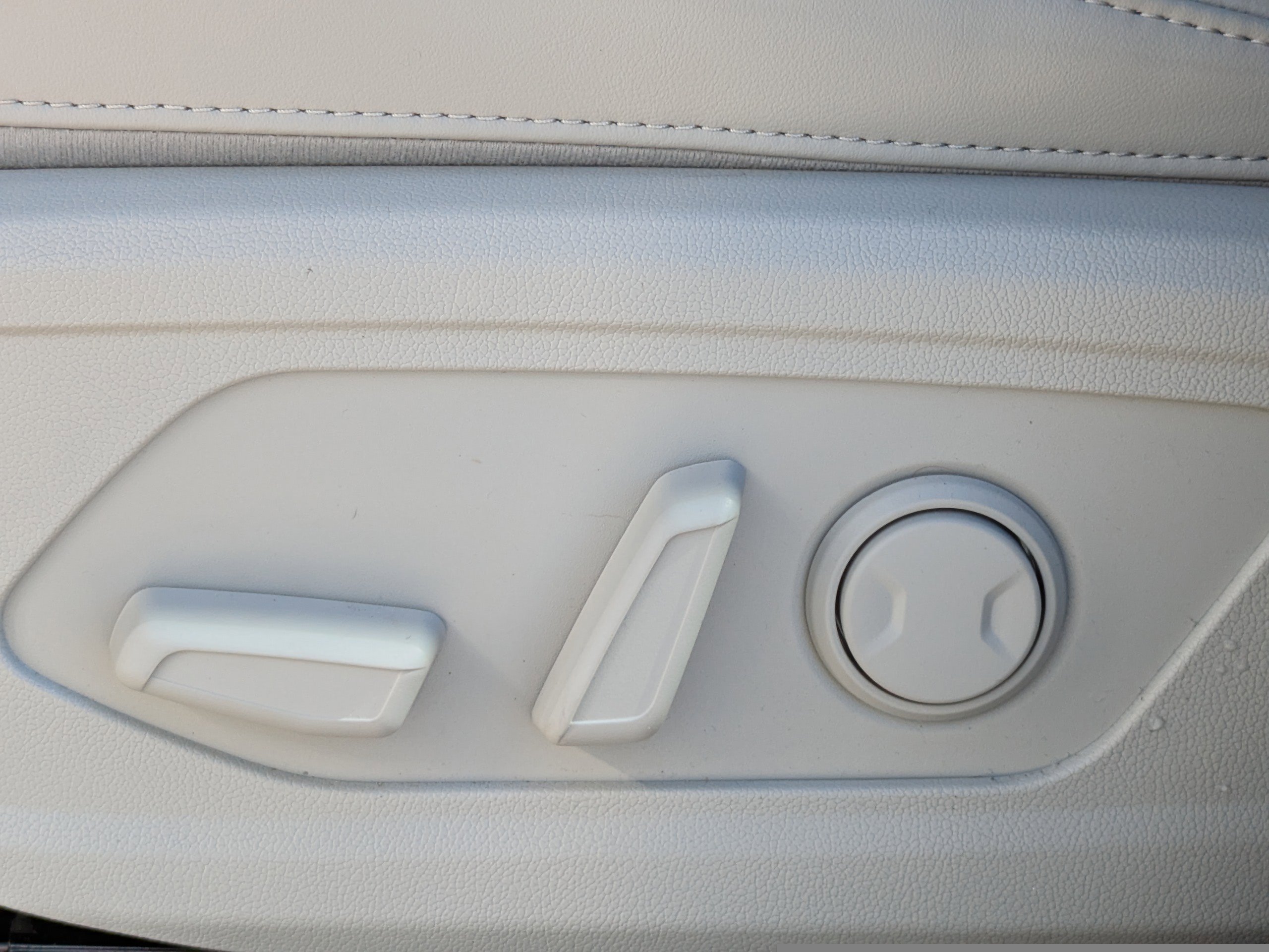 Certified 2025 Kia Sorento S image 25