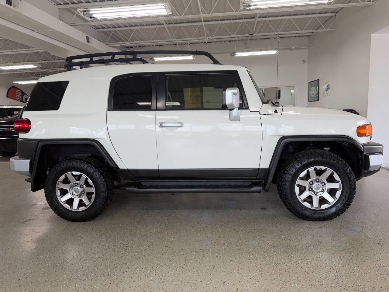 Used 2014 Toyota FJ Cruiser 4WD w/ Upgrade Package image 6