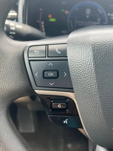 Used 2025 Toyota Camry LE FWD image 11