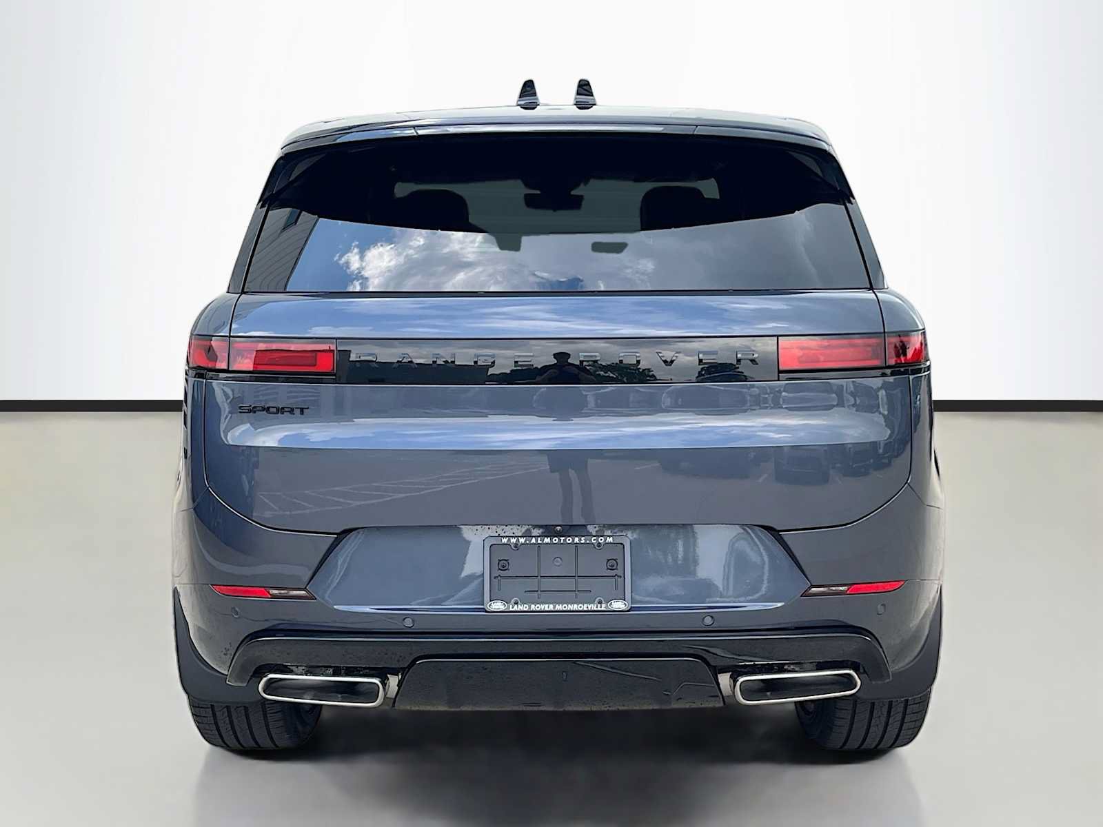New 2026 Land Rover Range Rover Sport Dynamic SE AWD/4WD image 4
