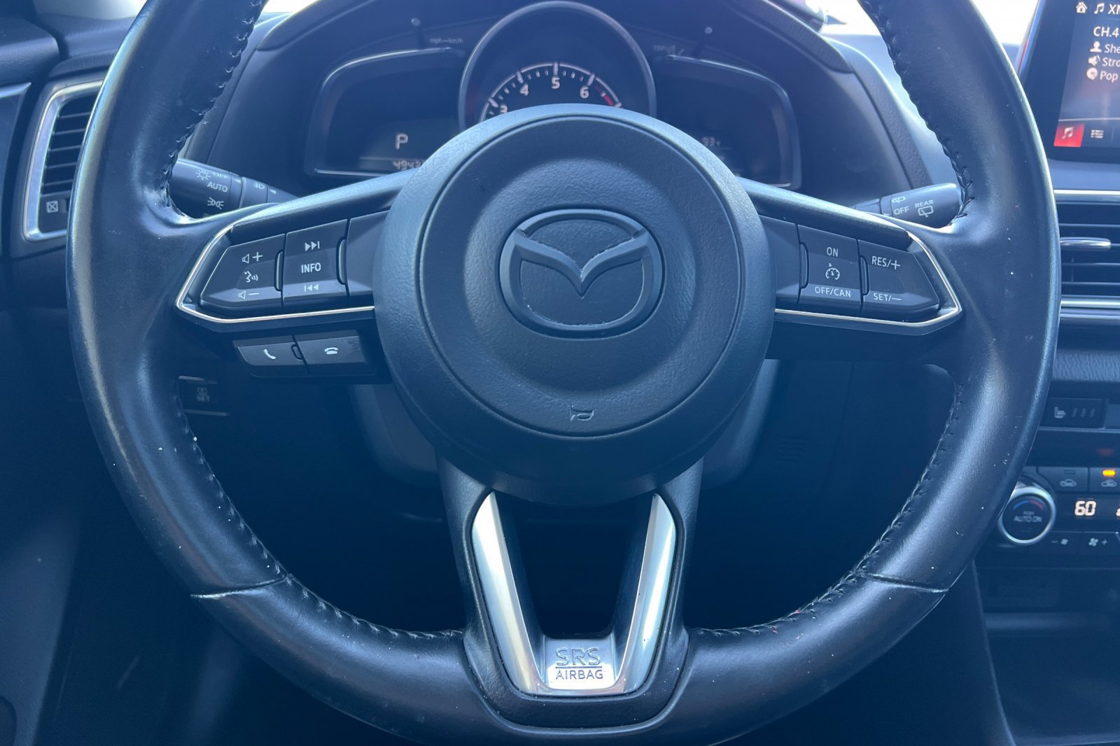 Used 2018 MAZDA MAZDA3 Grand Touring FWD image 23