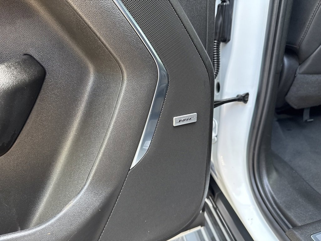 Used 2023 GMC Yukon SLT image 35