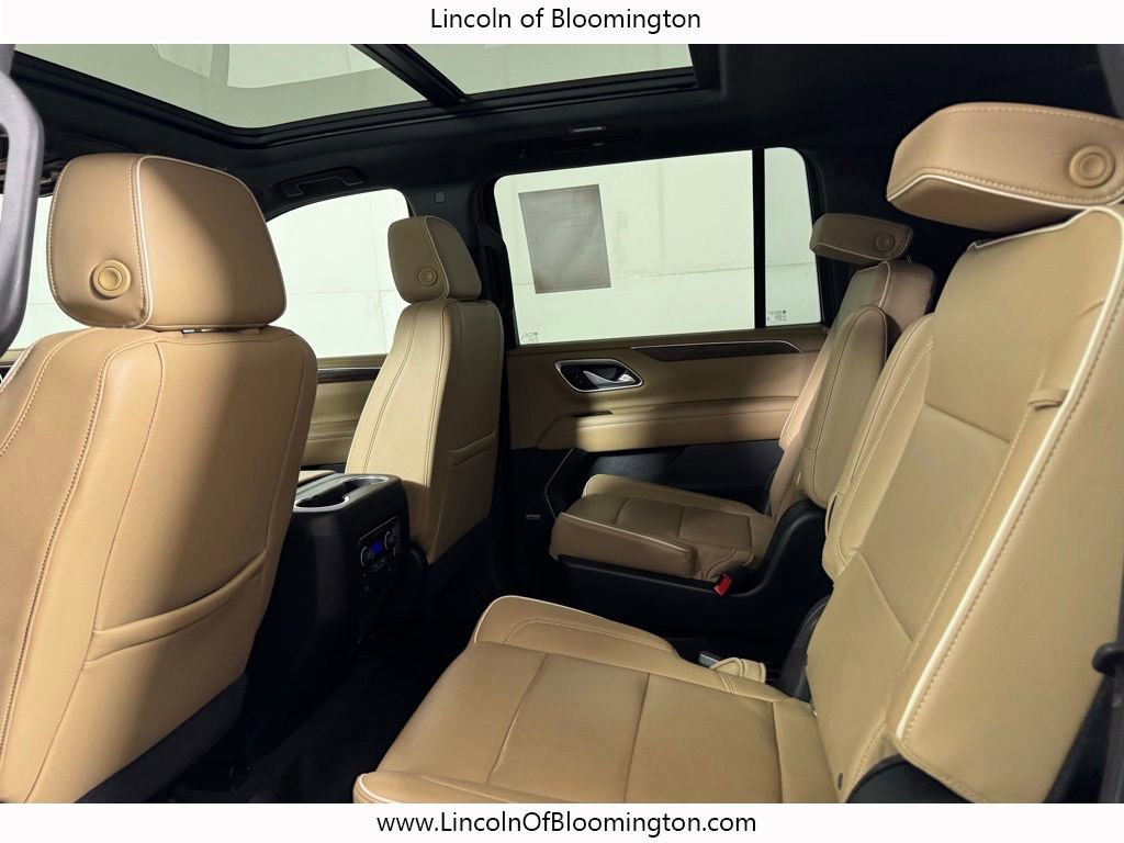 Used 2021 Chevrolet Suburban Premier w/ Premium Package image 34