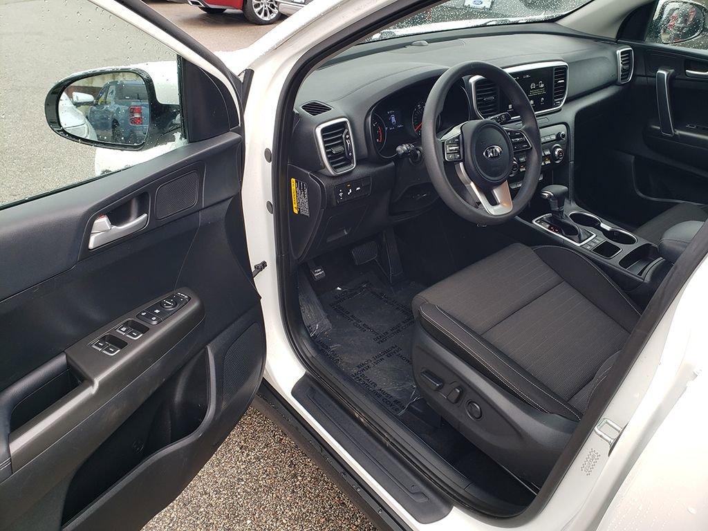 Used 2021 Kia Sportage LX w/ LX AWD Popular Package image 9