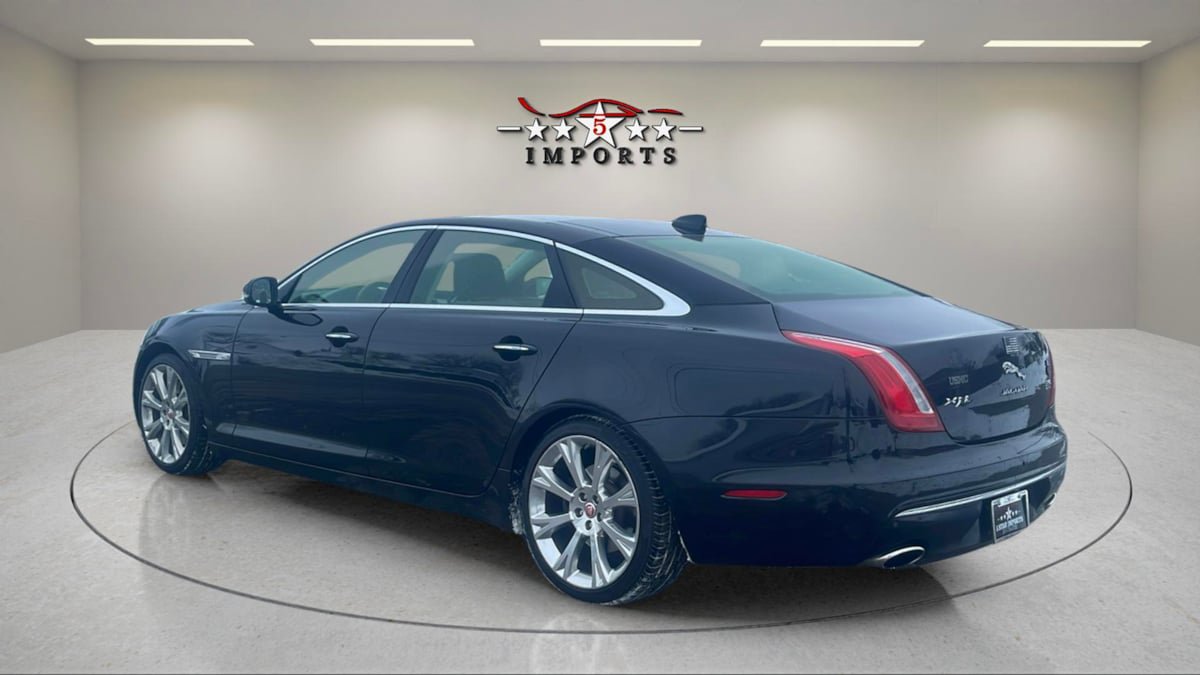 Used 2019 Jaguar XJ L Portfolio AWD/4WD image 3