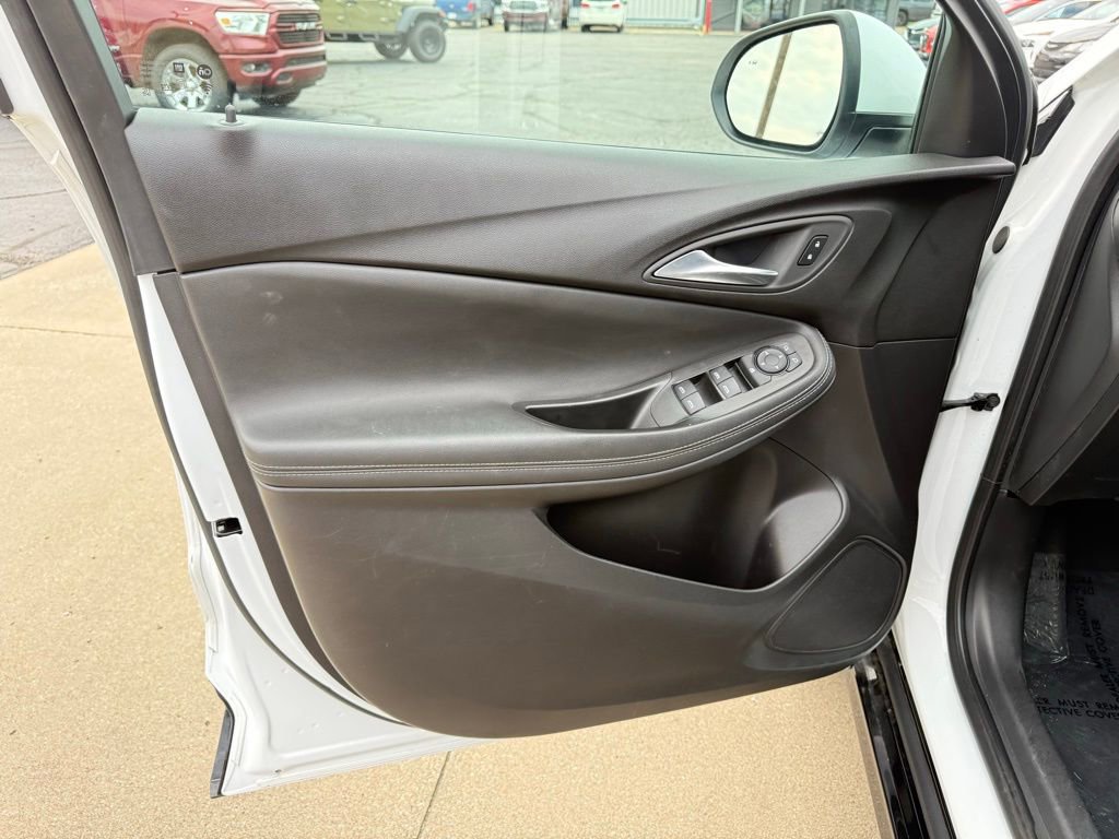 Used 2024 Buick Encore GX Sport Touring AWD/4WD image 13