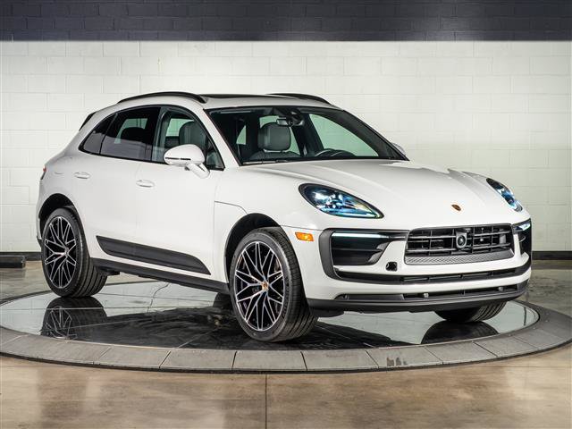 Certified 2026 Porsche Macan AWD/4WD image 7