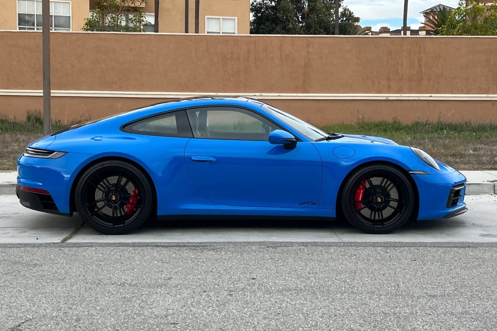 Used 2024 Porsche 911 Carrera GTS RWD image 3