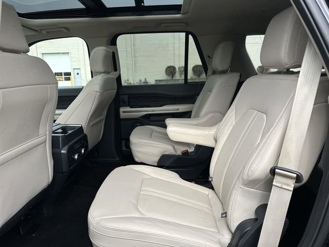 Used 2023 Ford Expedition Platinum image 26