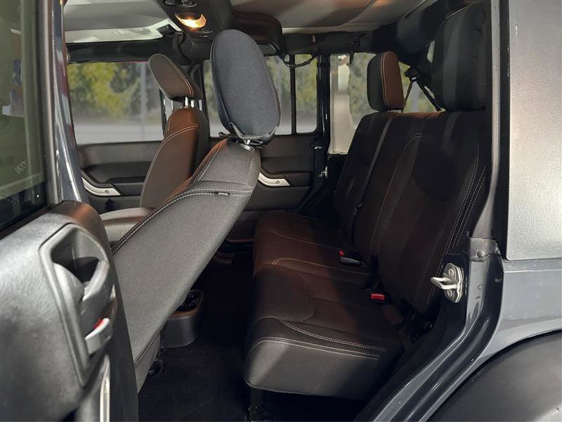 Used 2017 Jeep Wrangler Unlimited Rubicon w/ Max Tow Package image 10