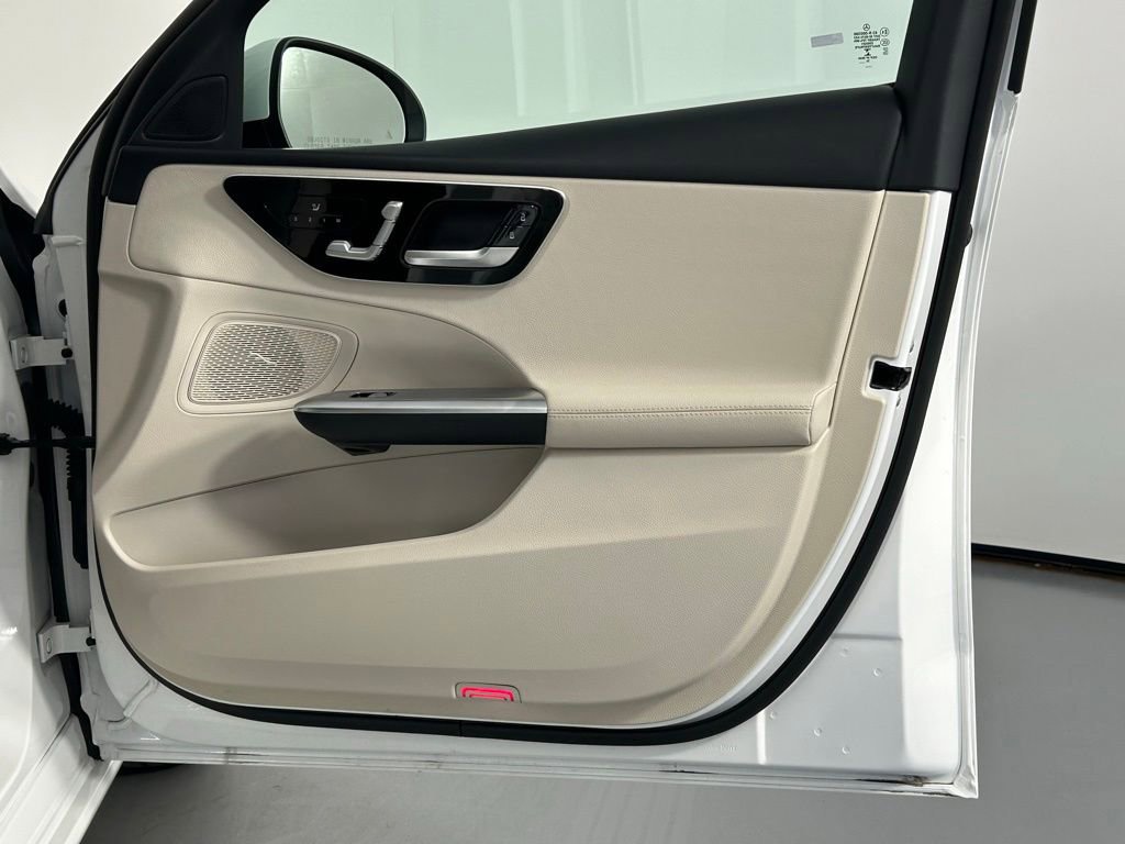 Used 2023 Mercedes-Benz C 300 4MATIC Sedan image 8