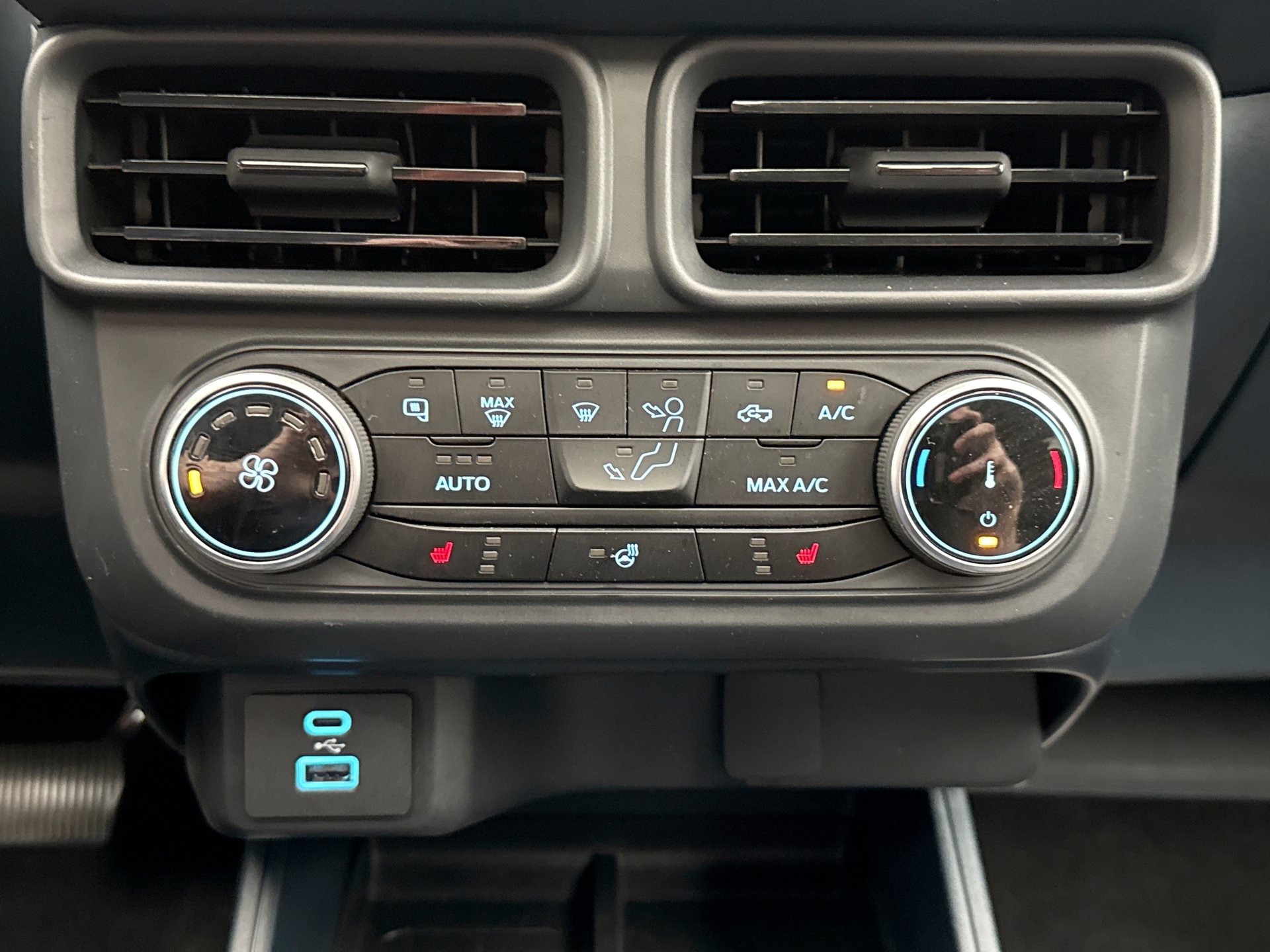 Used 2024 Ford Maverick XLT w/ XLT Luxury Package FWD image 15