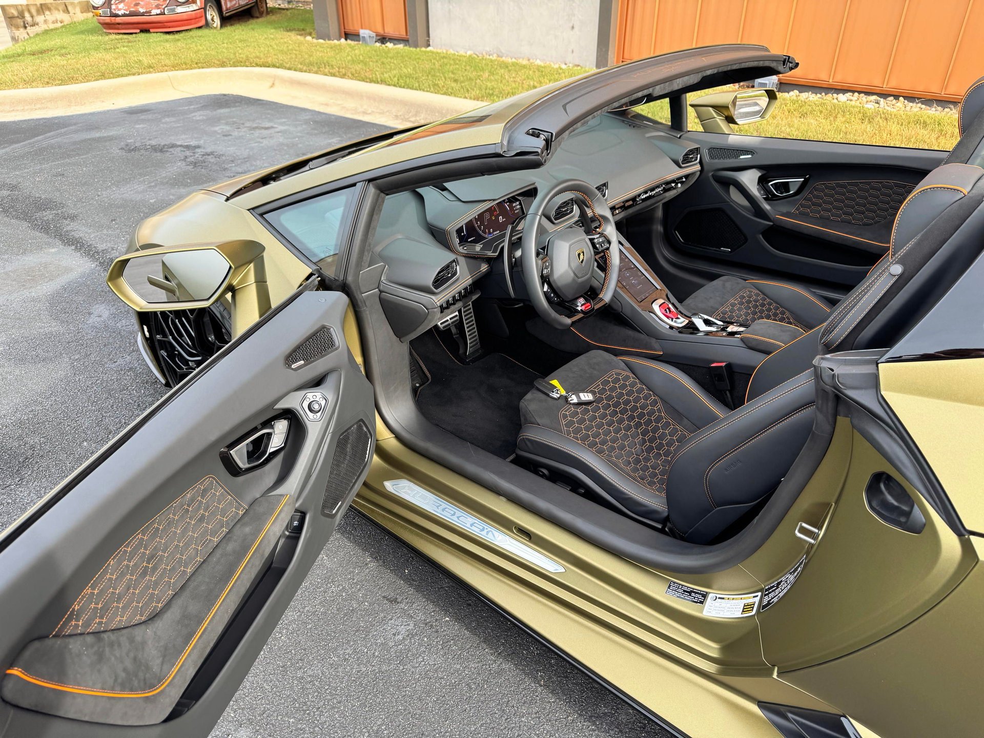 Used 2023 Lamborghini Huracan EVO RWD image 26