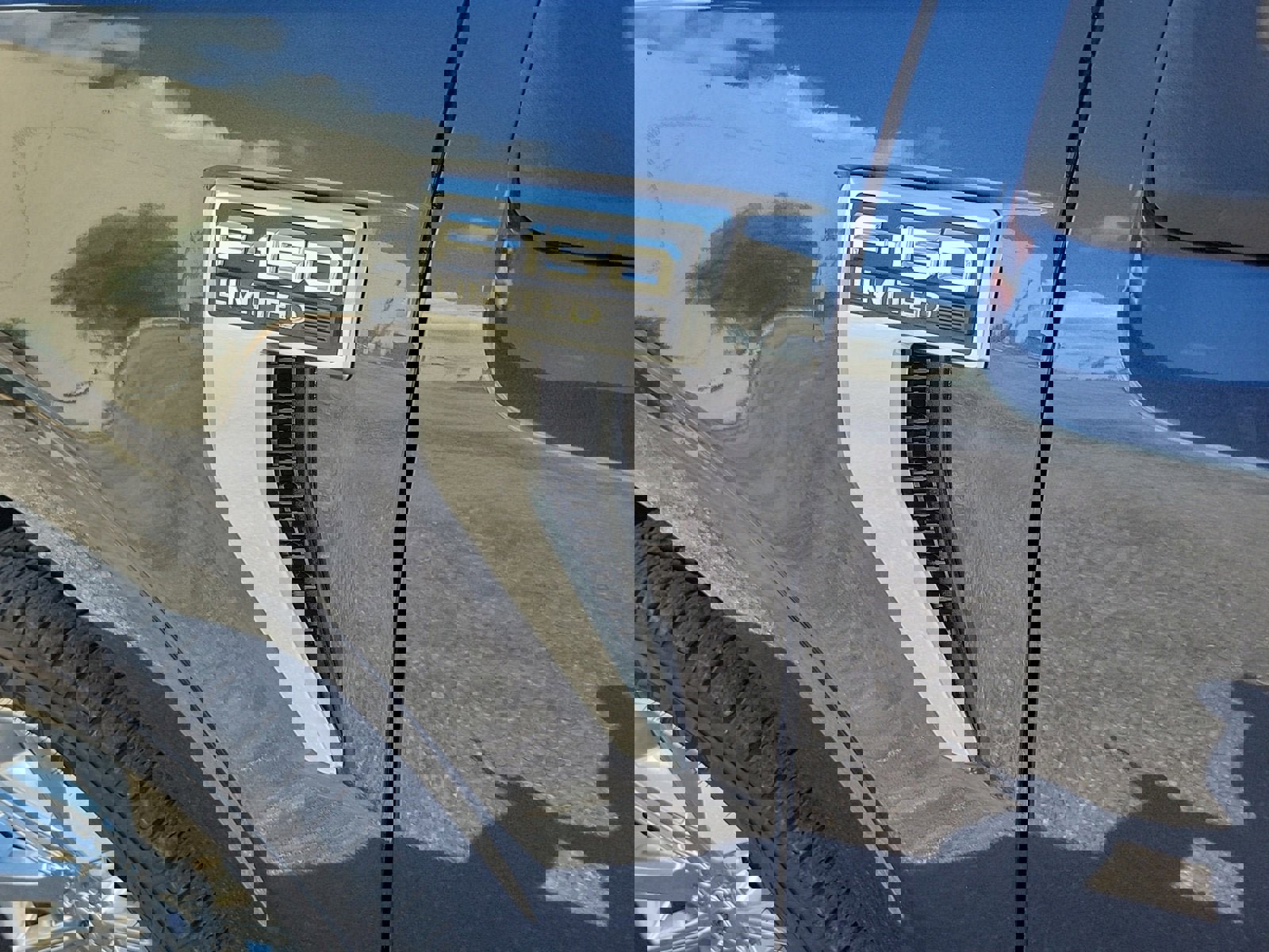 Used 2022 Ford F150 Limited image 9