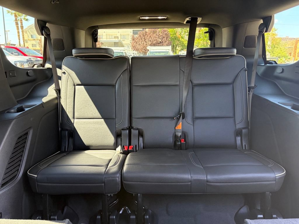 Used 2024 GMC Yukon SLT w/ SLT Premium Package AWD/4WD image 34