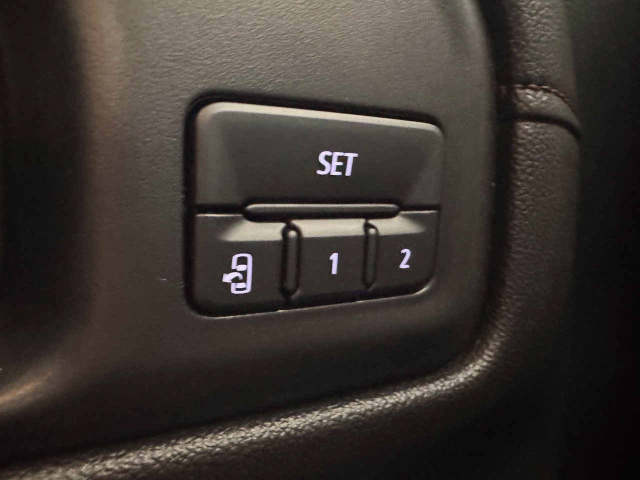 Used 2021 GMC Sierra 1500 AT4 w/ AT4 Premium Package AWD/4WD image 27