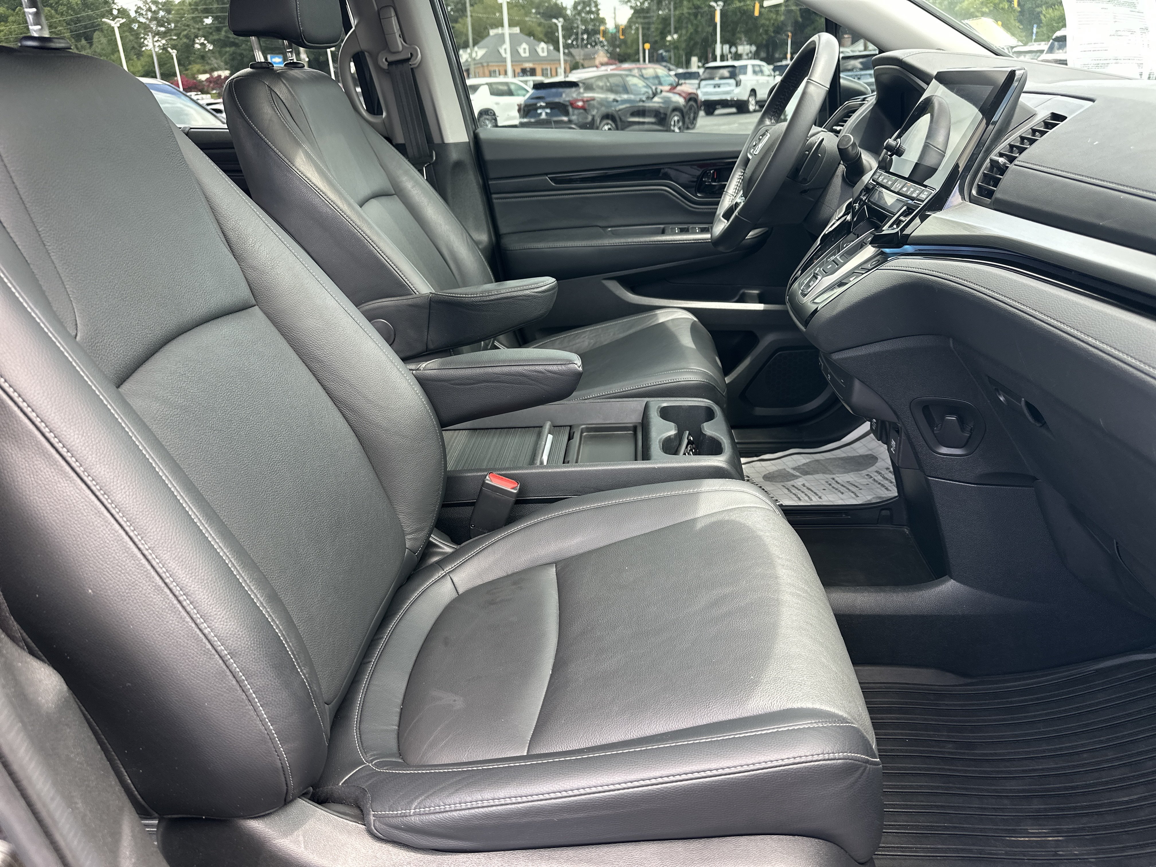Used 2023 Honda Odyssey Touring image 14