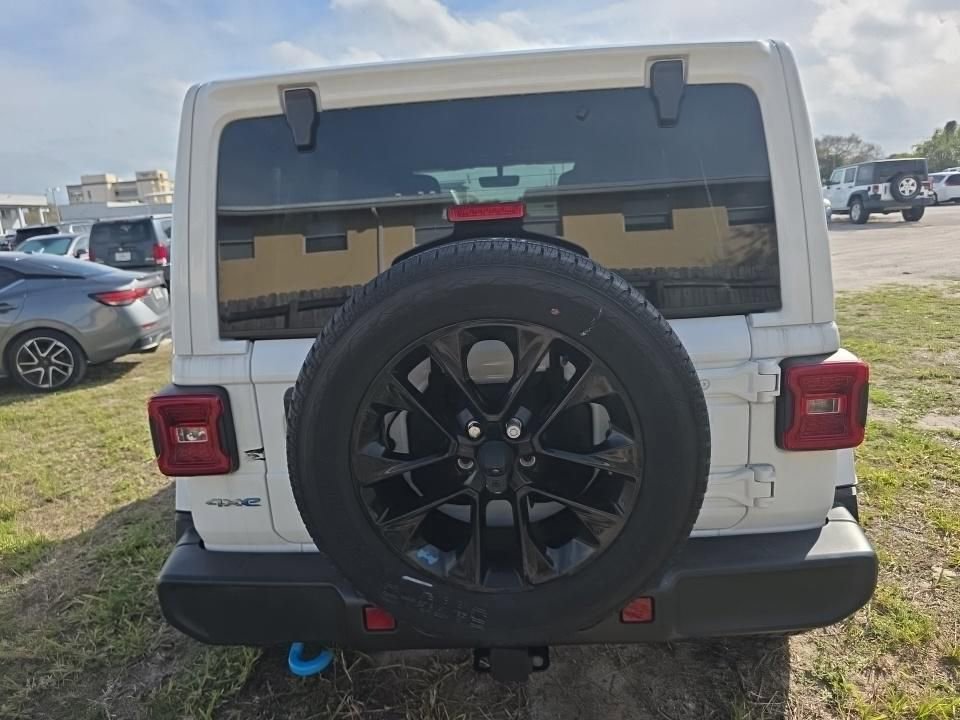 Used 2022 Jeep Wrangler Unlimited Sahara image 6