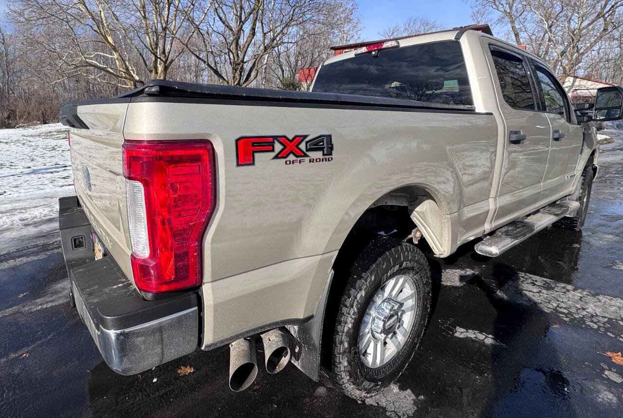 Used 2017 Ford F250 XLT w/ FX4 Off-Road Package image 5