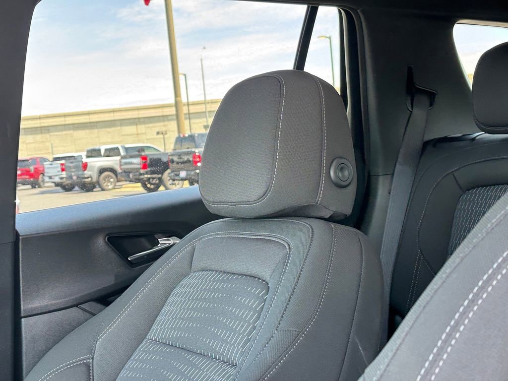 Used 2026 Chevrolet Equinox LT FWD image 15
