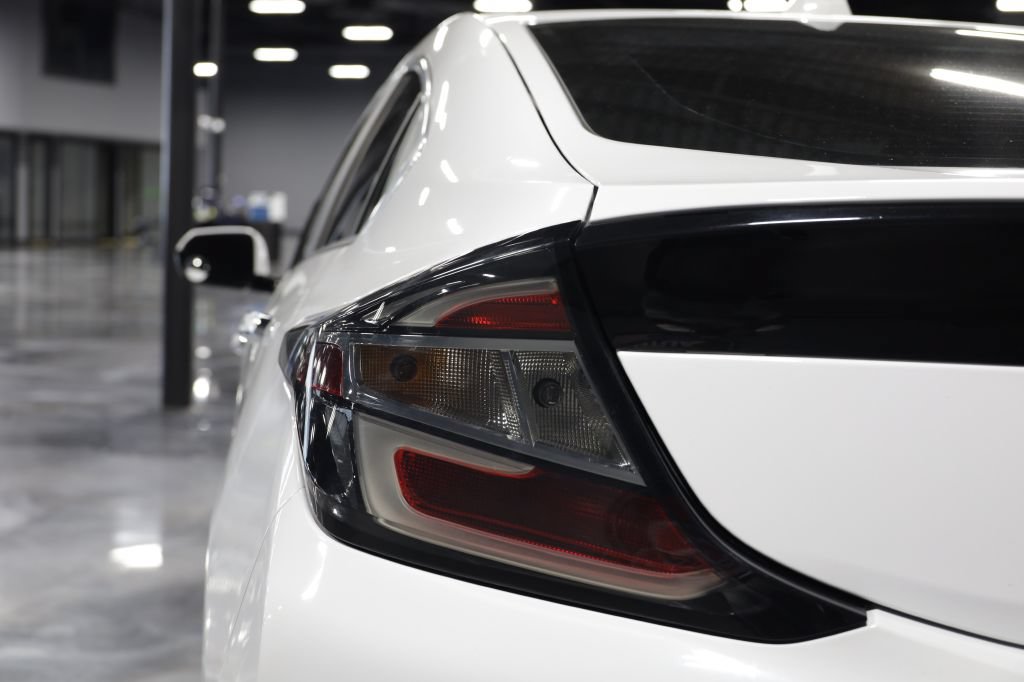 Used 2018 Chevrolet Volt LT w/ Comfort Package FWD image 29