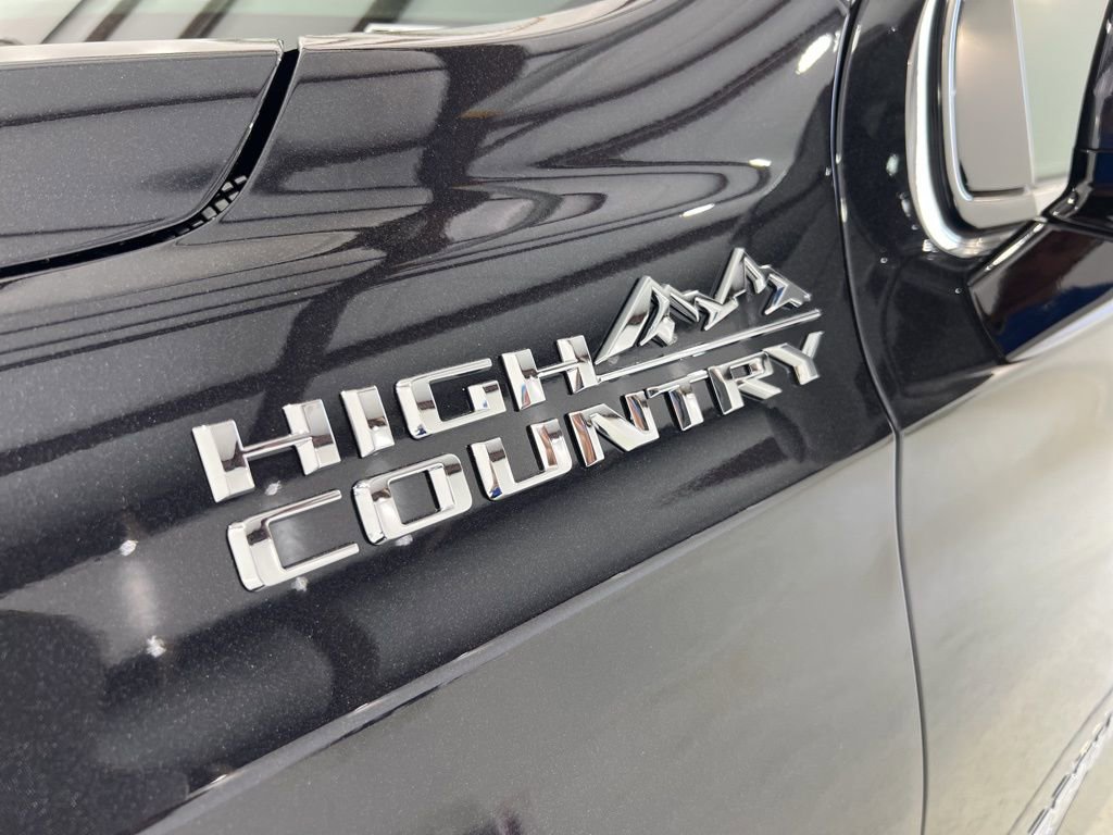 New 2026 Chevrolet Suburban High Country image 30