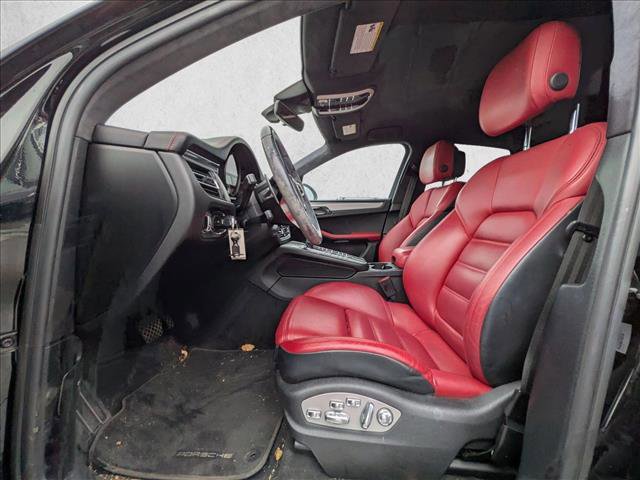 Used 2020 Porsche Macan Turbo image 14