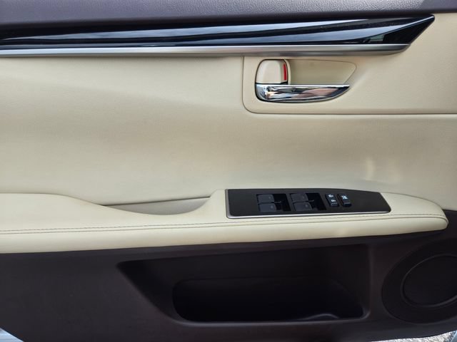 Used 2017 Lexus ES 350 w/ Accessory Package 2 FWD image 35