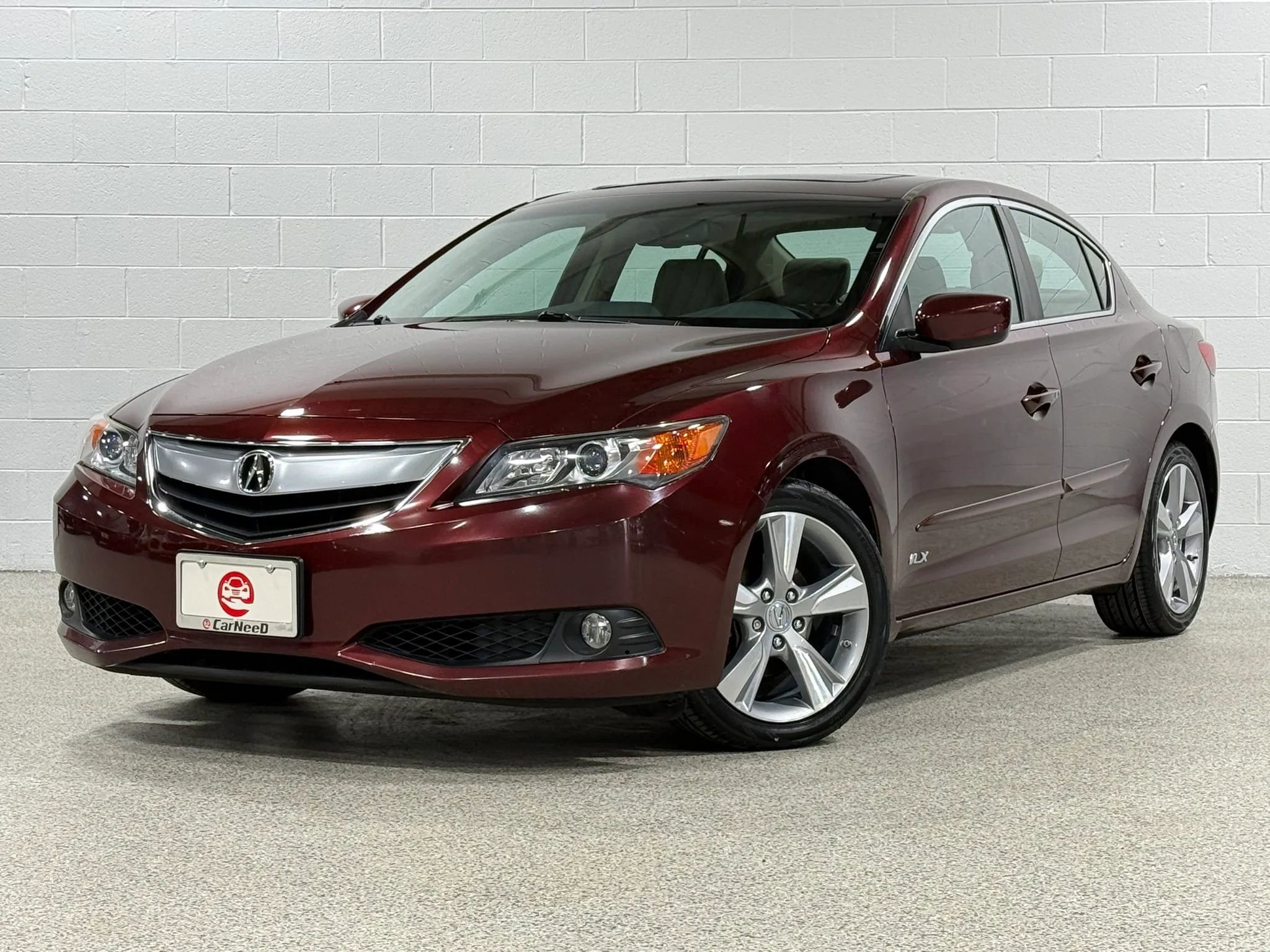 Used 2013 Acura ILX w/ Technology Package image 2