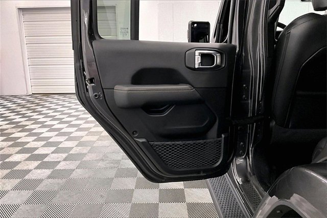 Used 2021 Jeep Wrangler Unlimited Sahara image 21