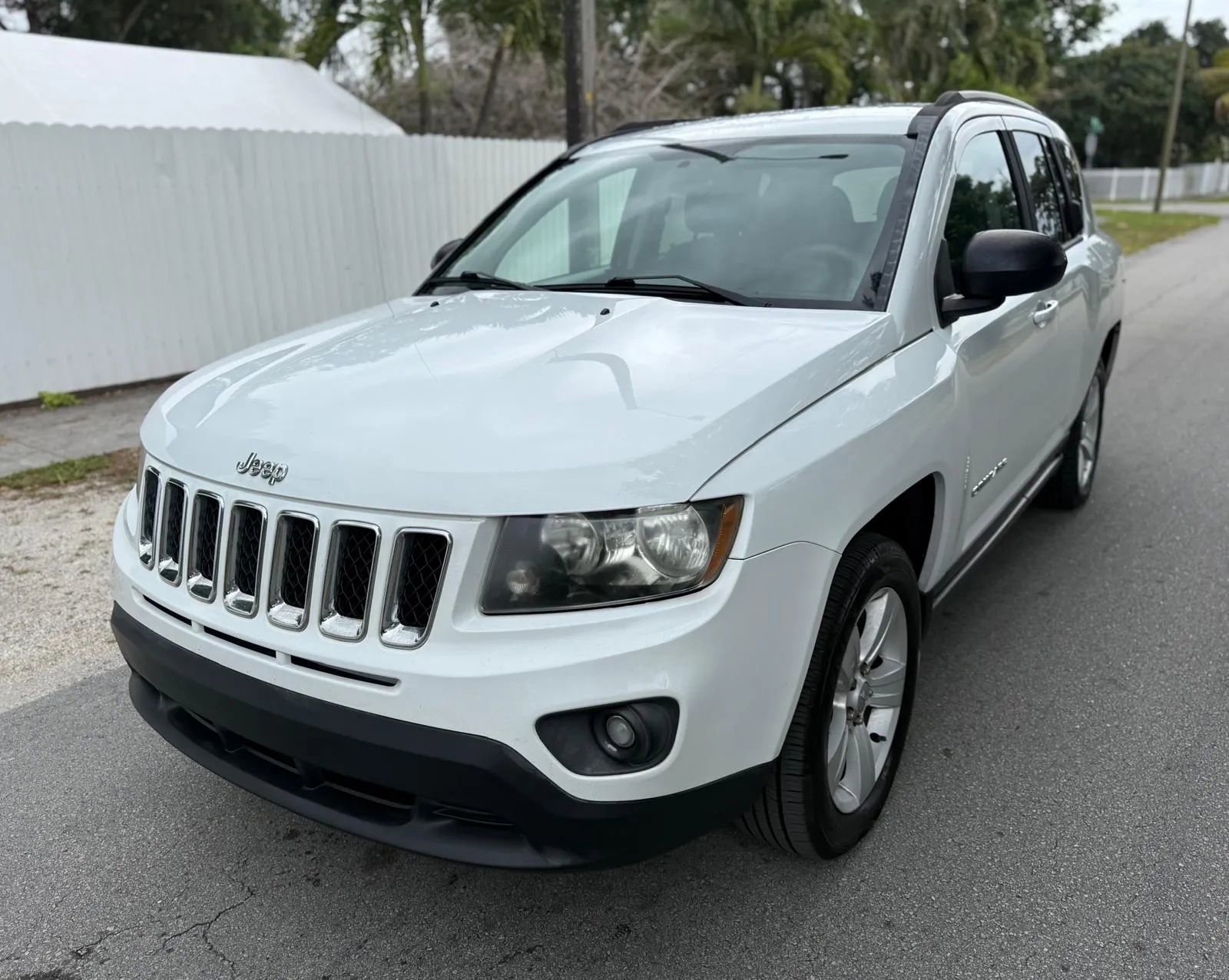 Used 2016 Jeep Compass Sport w/ Power Value Group FWD image 4