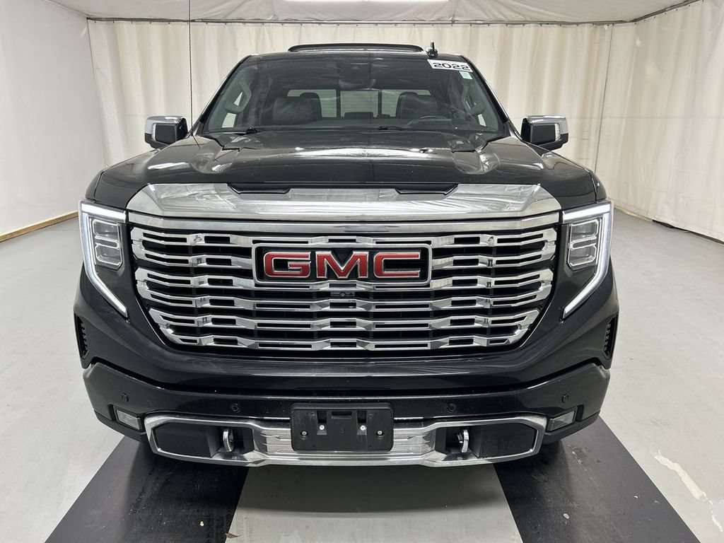 Used 2022 GMC Sierra 1500 Denali w/ Denali Reserve Package AWD/4WD image 3