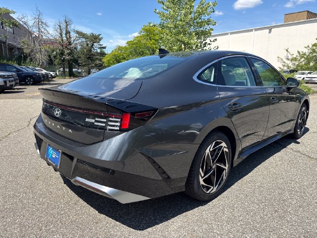 New 2026 Hyundai Sonata SEL FWD image 9