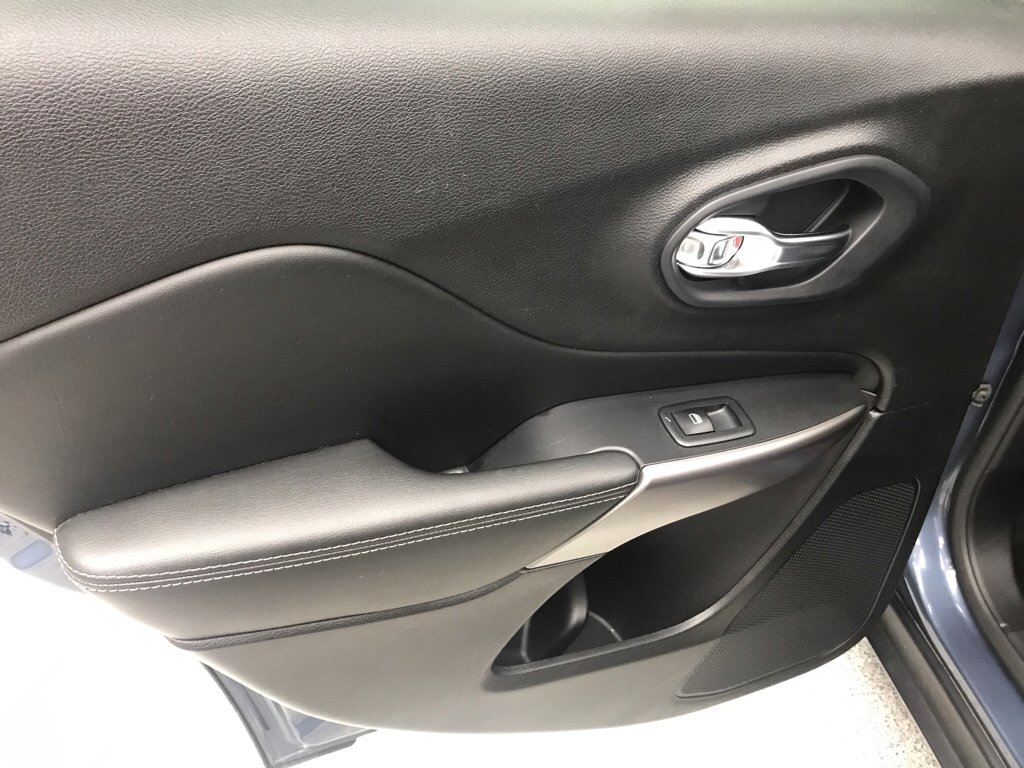 Used 2021 Jeep Cherokee Limited w/ Elite Package image 19