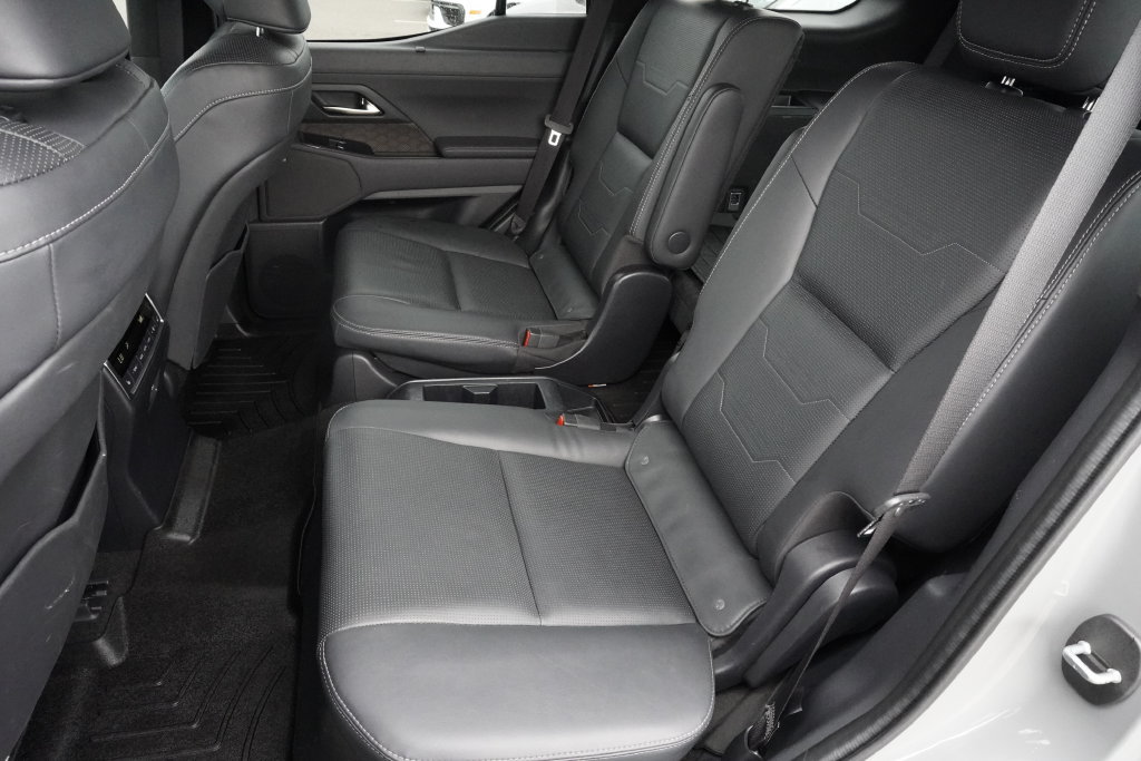 Used 2024 Lexus GX 550 w/ Accessory Package (Z1) AWD/4WD image 30