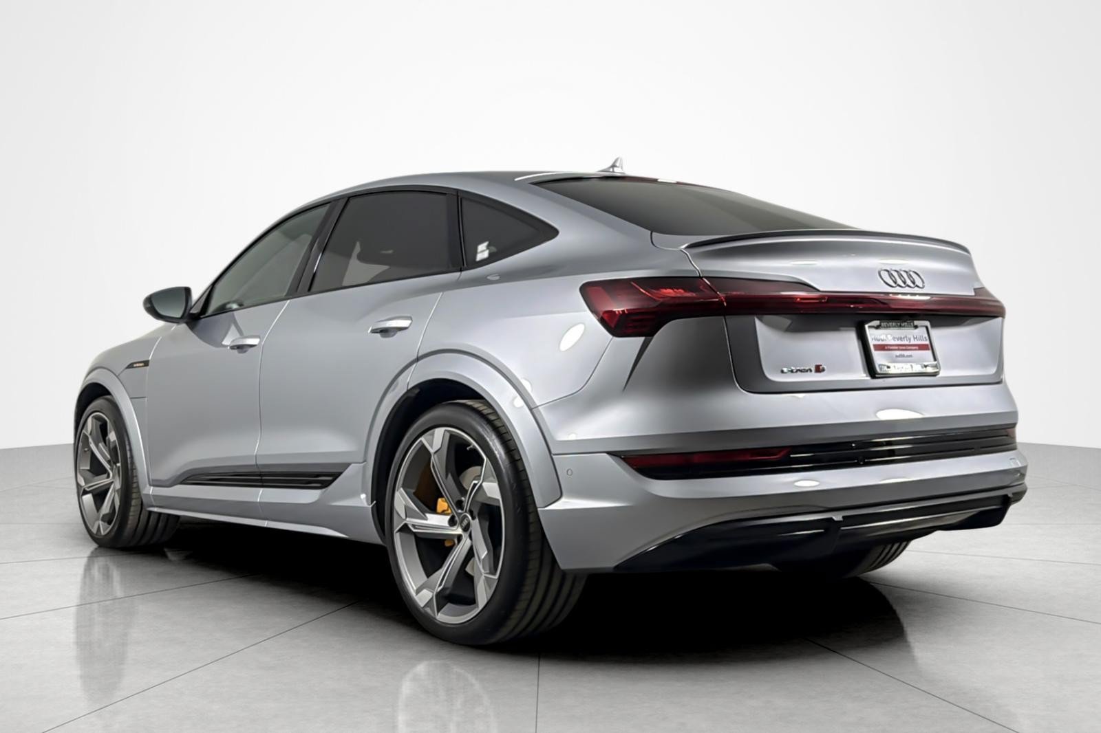 Used 2023 Audi e-tron S Premium Plus w/ Black Optic Package AWD/4WD image 3